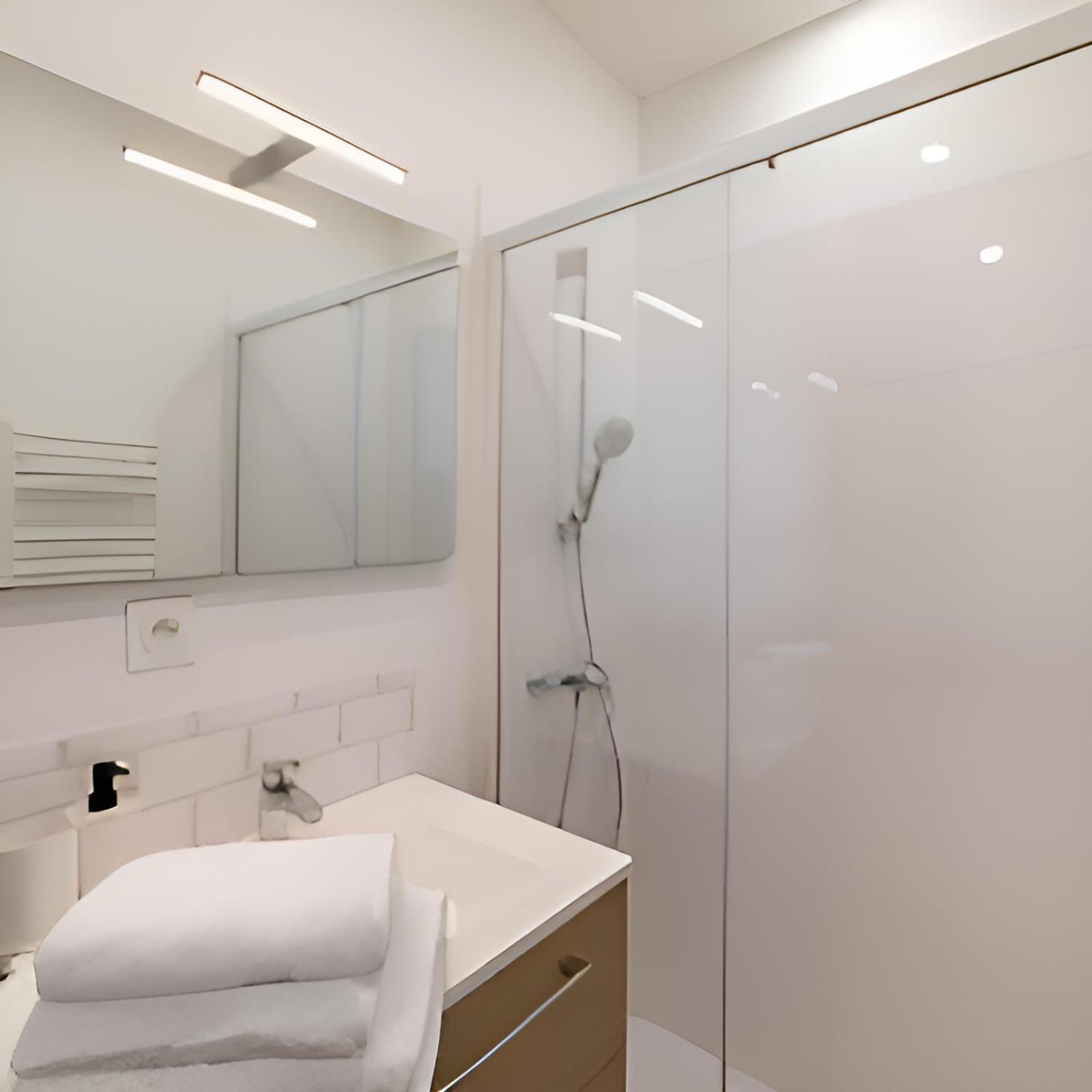 L'Elegant, Charmant Studio Hyper Centre Gare 800M Ажан Екстериор снимка